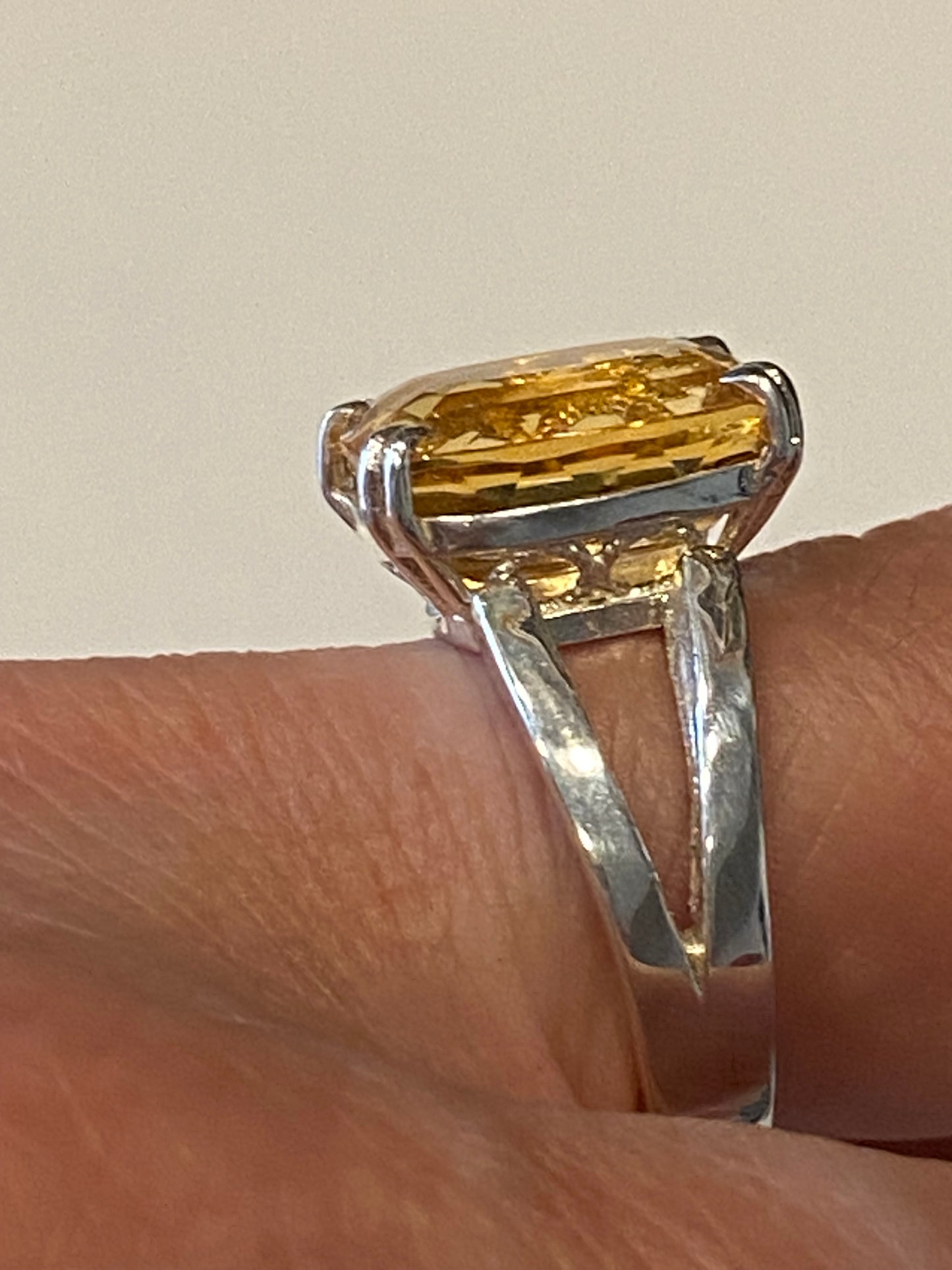 Anello Citrino 5 carati