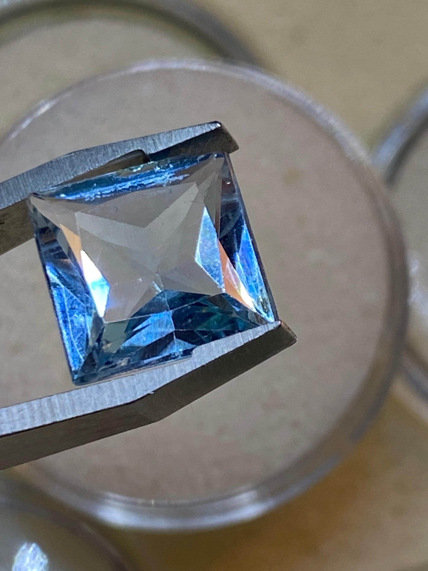 Topazio azzurro naturale 5,5 carati quadrato