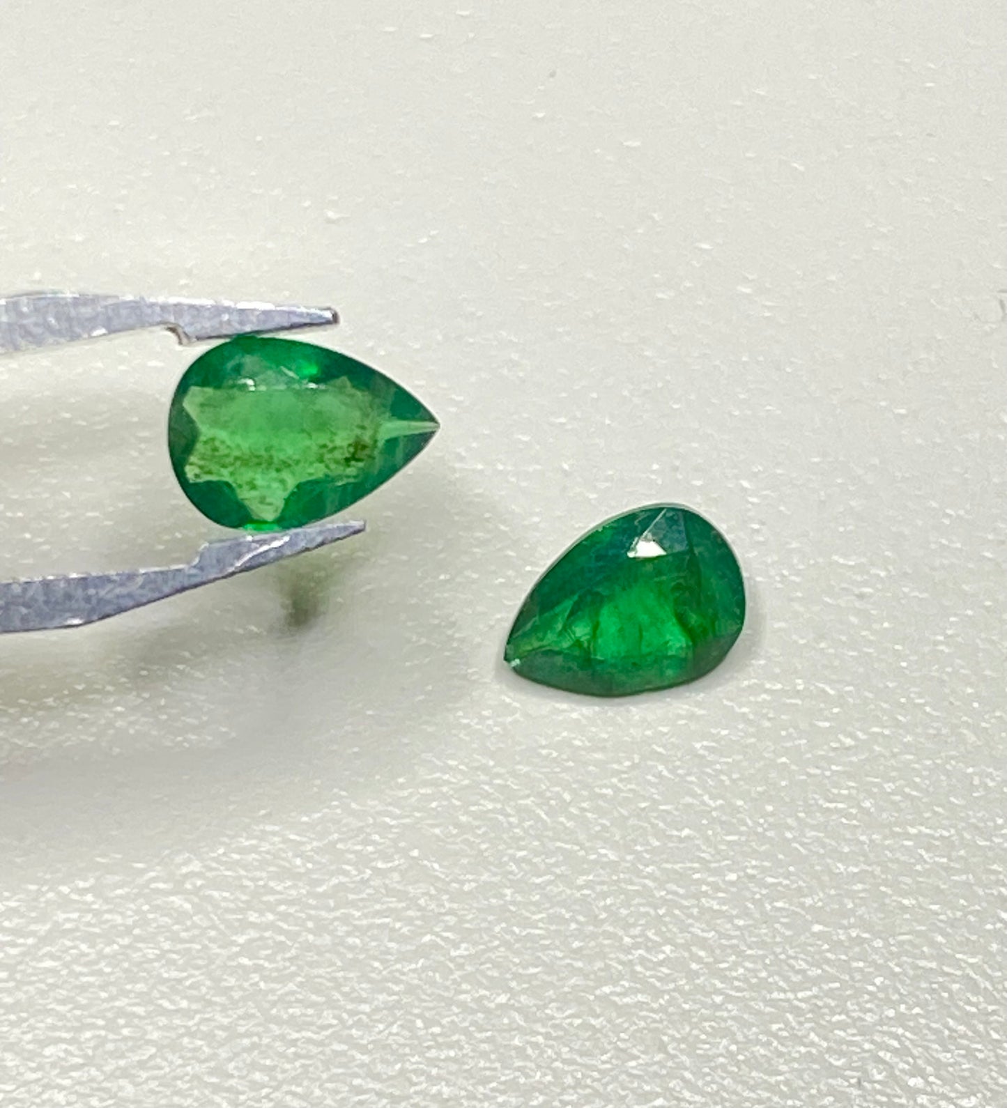 Smeraldo naturale - 3 ct coppia- taglio goccia
