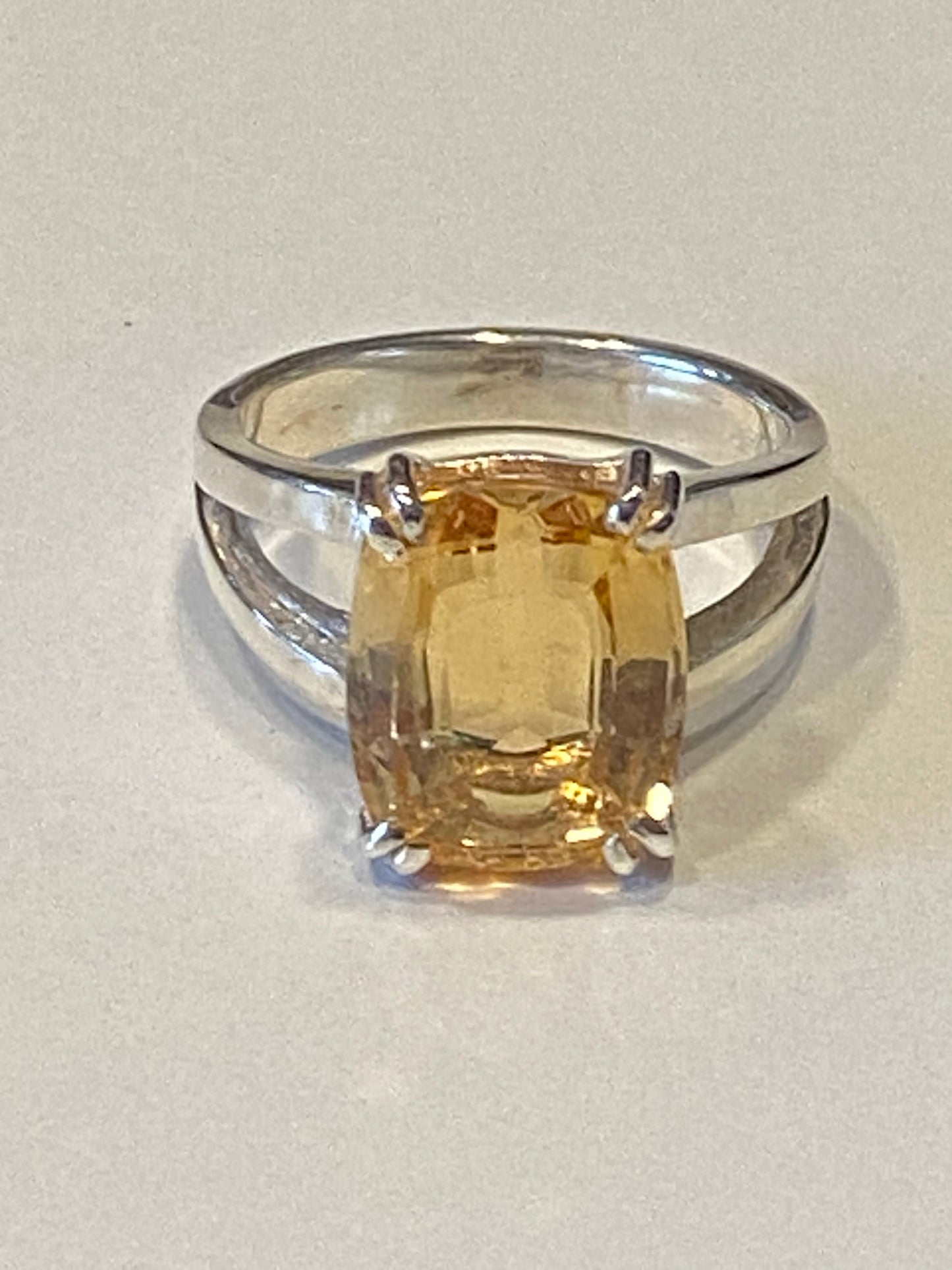 Anello Citrino 5 carati