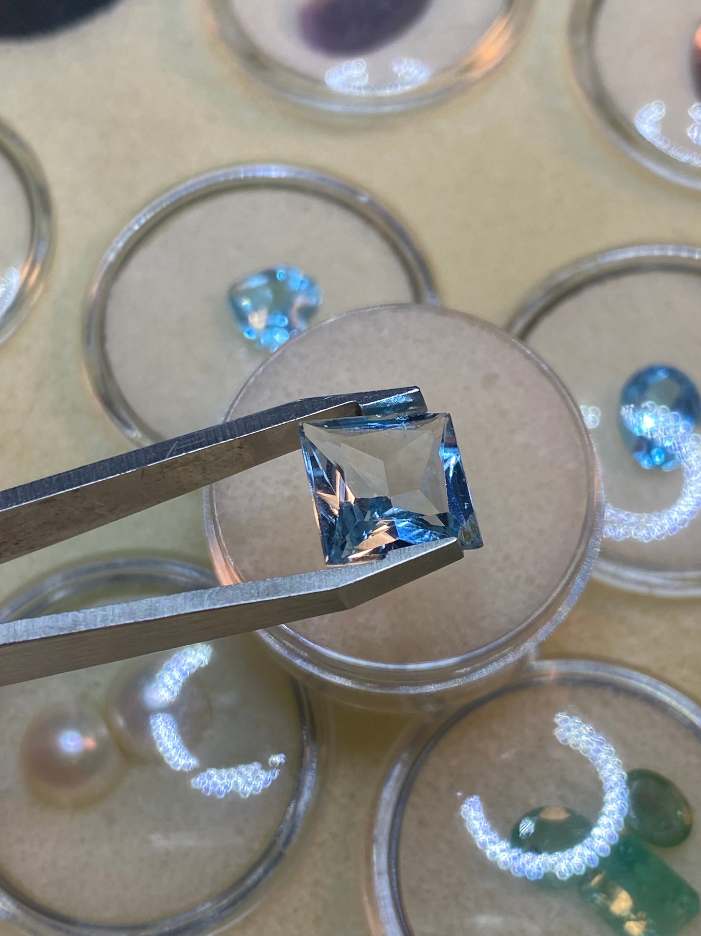 Topazio azzurro naturale 5,5 carati quadrato