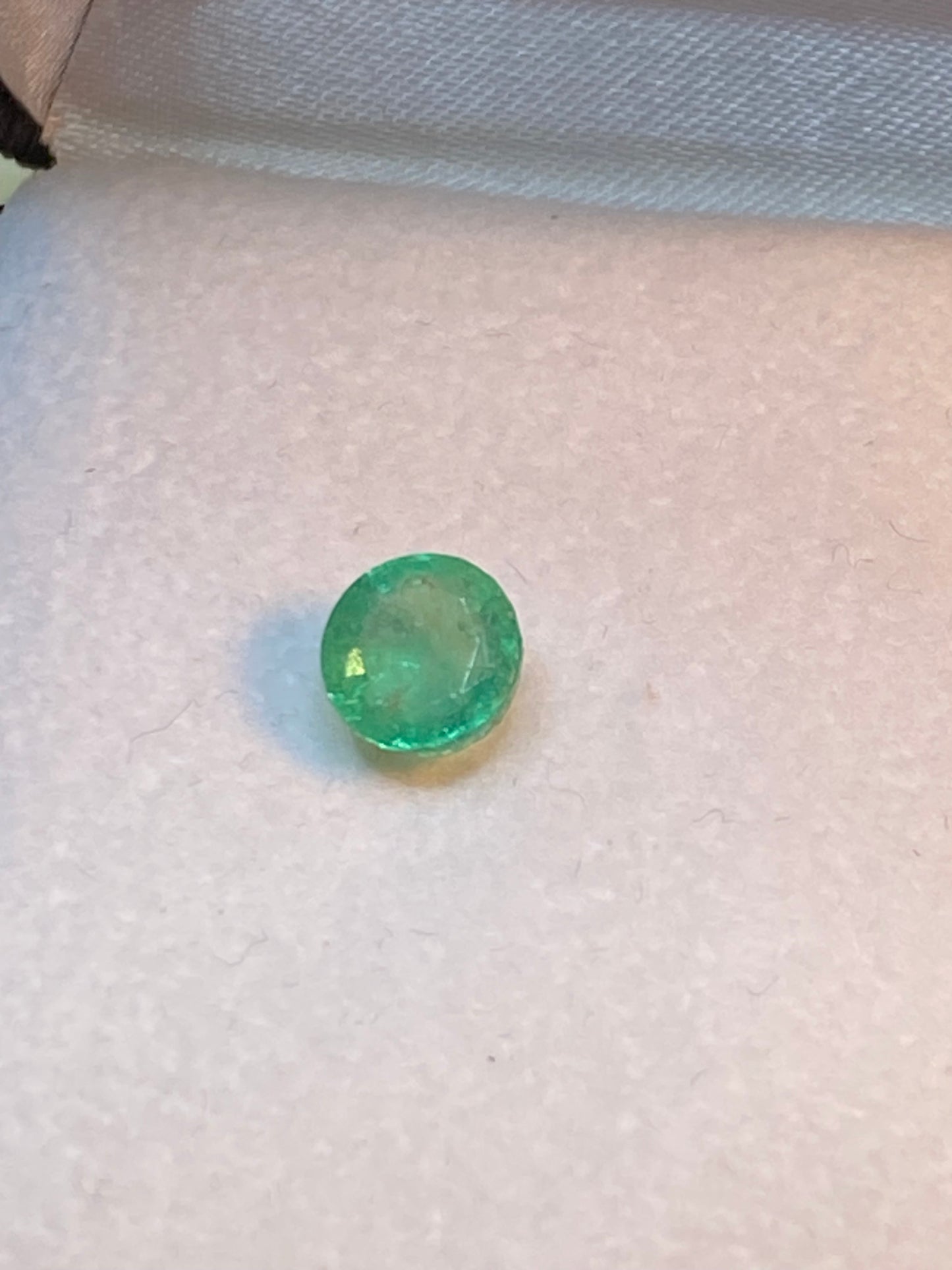 2 carat emerald
