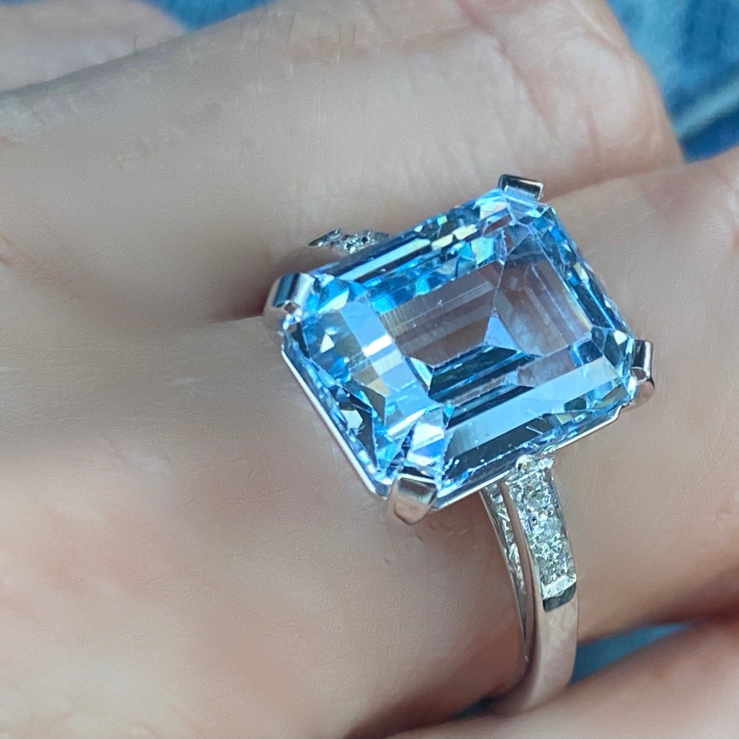 Anello Acquamarina 7,5 ct e diamanti