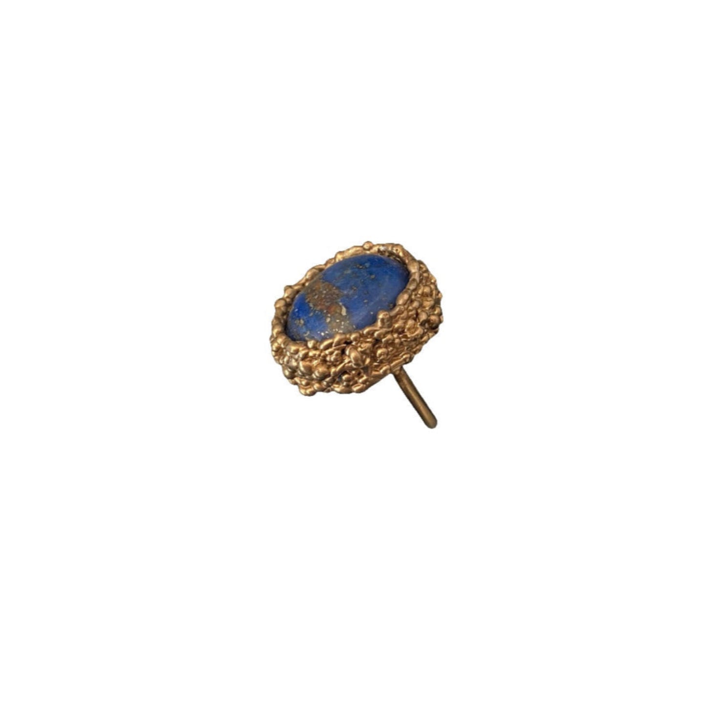 Anello Minerva con lapislazzuli naturale, lavorazione artigianale ispirata a gioielli antichi.
