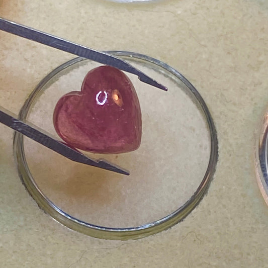 Tormalina cuore rosso purpureo 7,5 carati