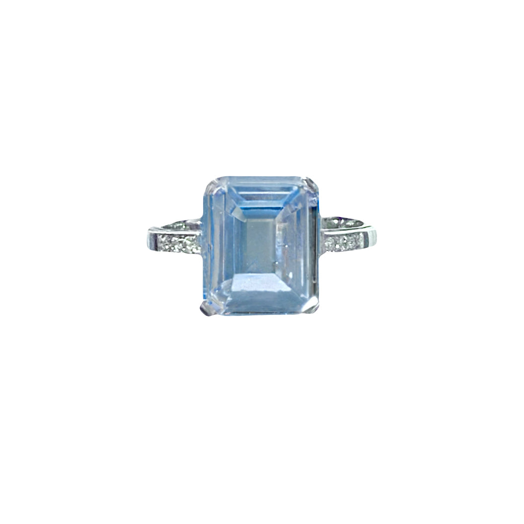 Anello con Acquamarina naturale e diamanti