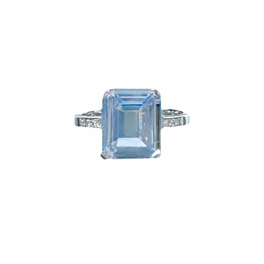 Anello con Acquamarina naturale e diamanti