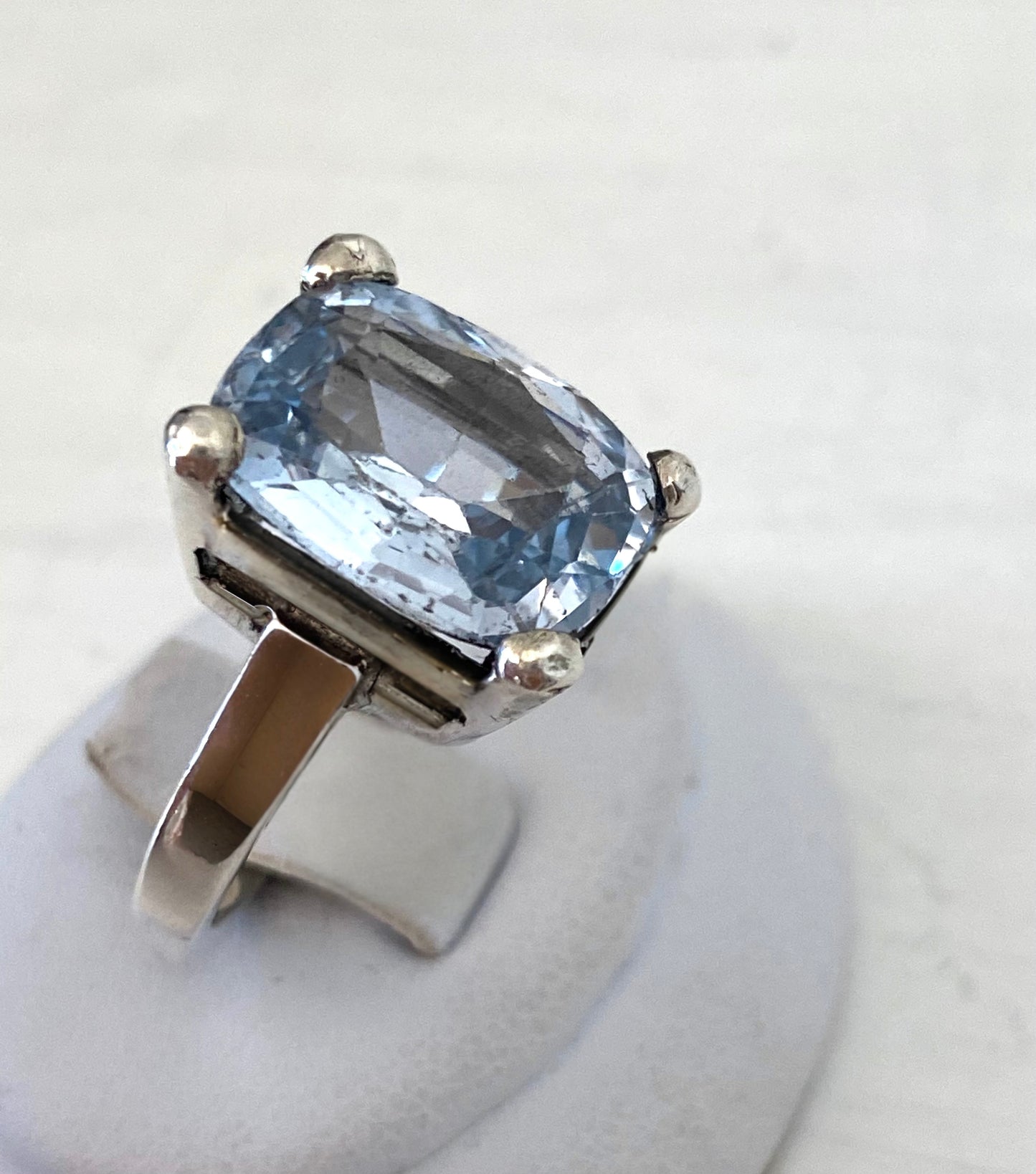 7.95 carat aquamarine ring