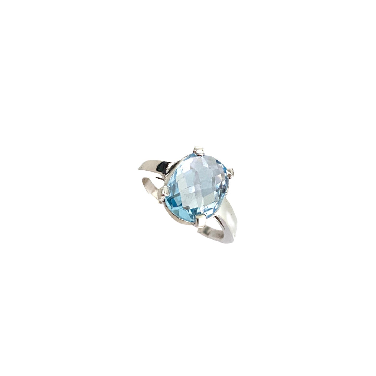 Blue topaz ring by Carlotta di Montefalco