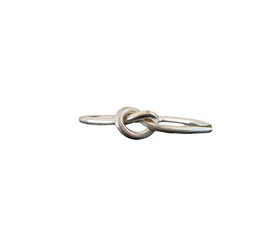 Bracciale Nodo d’Amore in argento 925 indossato al polso