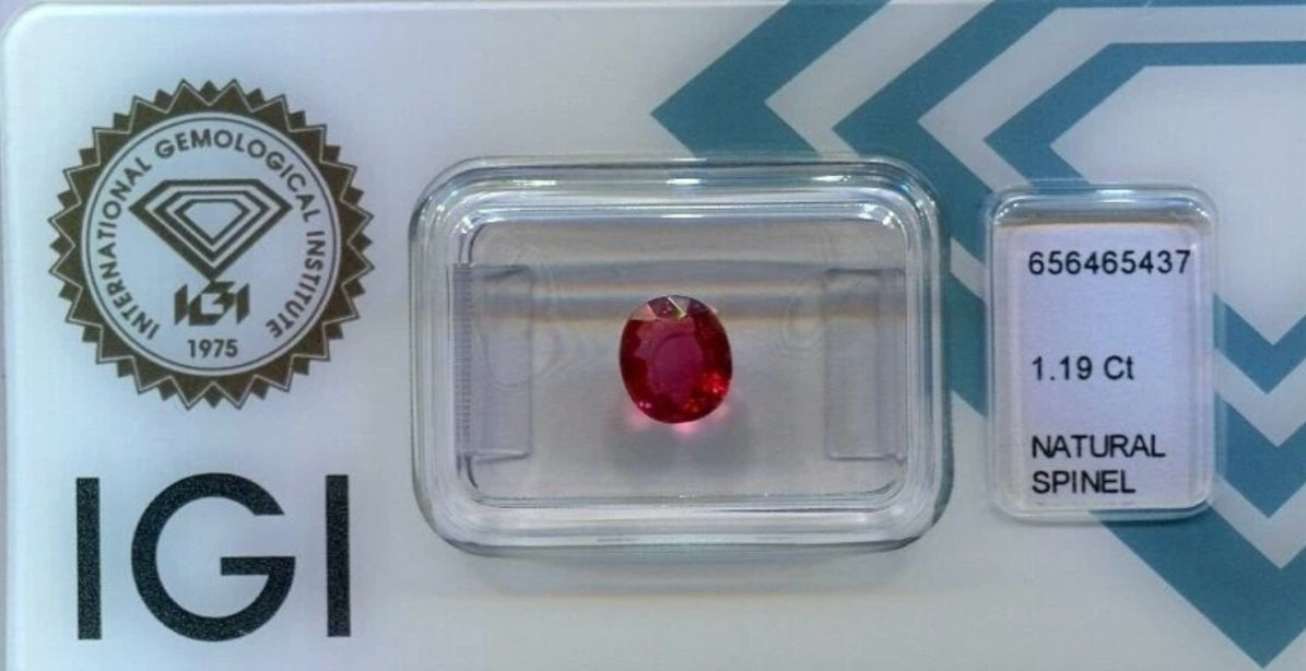 Spinello naturale - certificato IGI - 1,19 ct